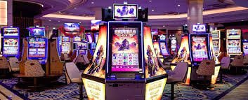 Detail fitur bonus Hood vs Wolf menampilkan simbol liar, scatter, putaran gratis, dan tabel pembayaran